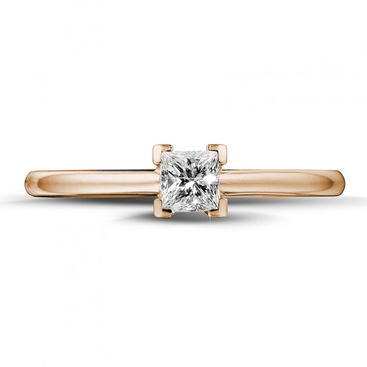 0.30 carat solitaire ring in red gold with princess diamond