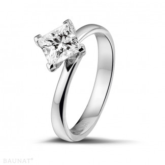 Exclusive jewellery - 1.00 carat solitaire ring in white gold with princess diamond of exceptional quality (D-IF-EX)