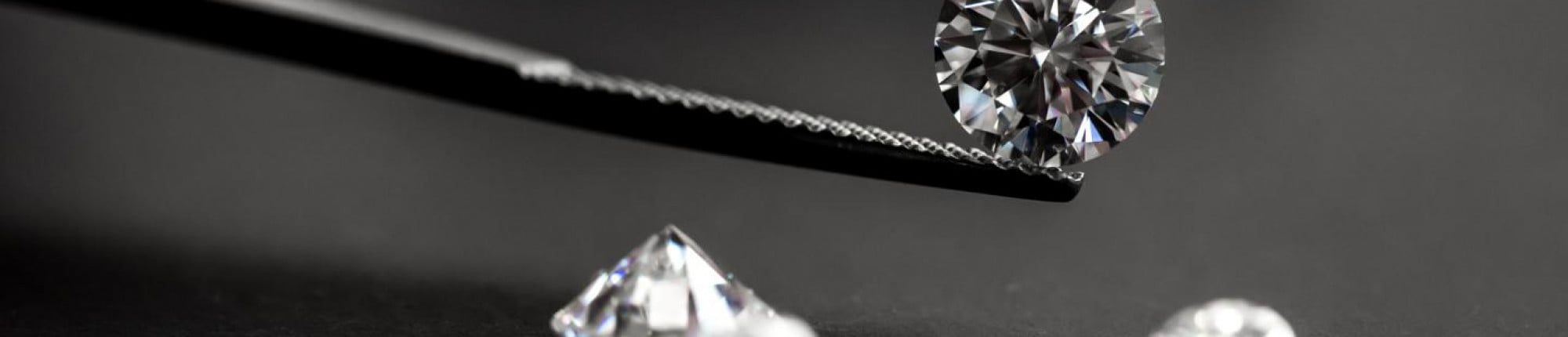 Discover the unique diamond jewellery of BAUNAT