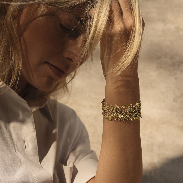 0.80 carat diamond design floral bracelet in yellow gold