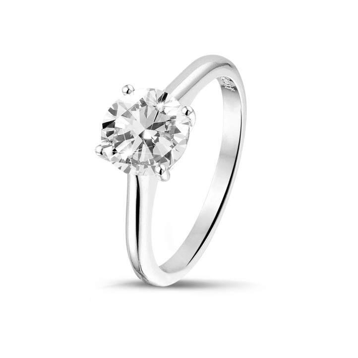 1.25 carat solitaire ring in white gold with round diamond and four prongs