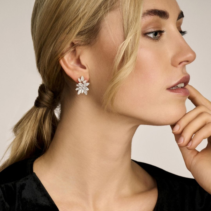 8.60 Ct earrings in yellow gold with marquise diamonds