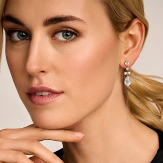 Earrings for women - 7.80 carat earrings in white gold with round and pear-shaped diamonds