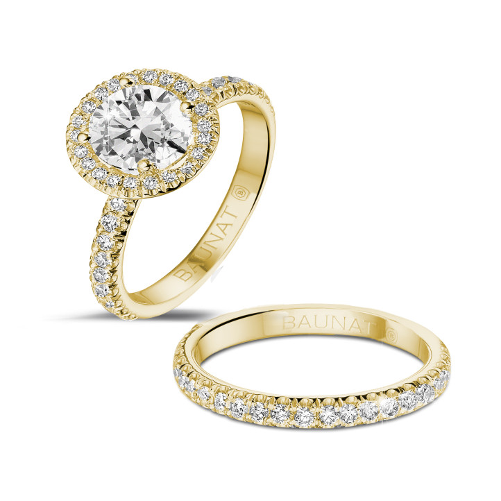 1.25 carat solitaire halo ring in yellow gold with round diamonds