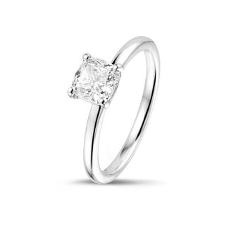 Engagement - 1.00 carat solitaire ring with a cushion diamond in white gold