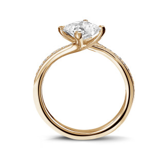Rings - 2.00 carat solitaire ring in red gold with princess diamond and side diamonds