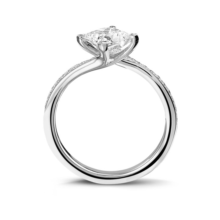 2.00 carat solitaire ring in platinum with princess diamond and side diamonds