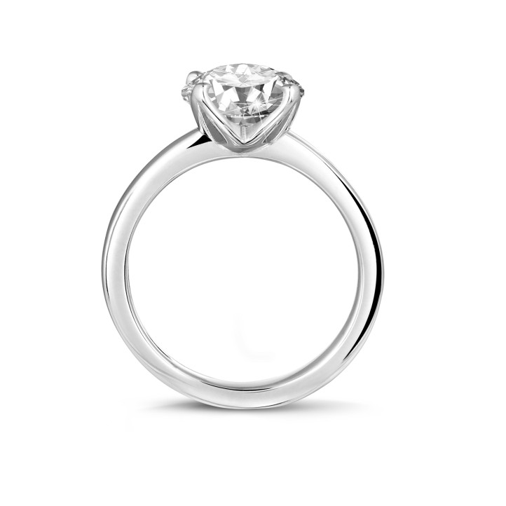 2.50 carat solitaire ring in white gold with round diamond