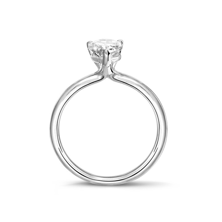 1.50Ct solitaire ring in white gold with pear diamond