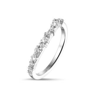 Wedding - 0.12 carat cluster alliance ring in white gold with round diamonds