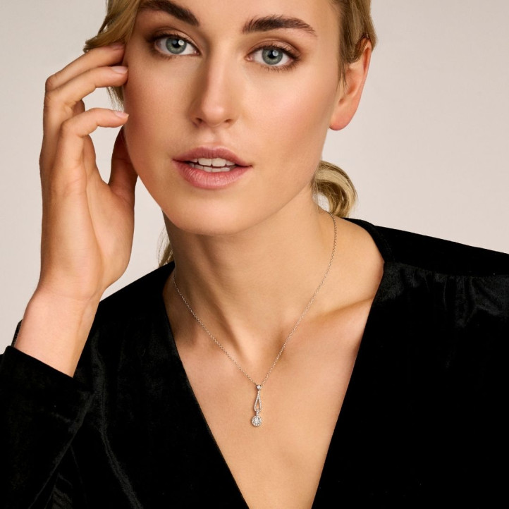 0.45 carat diamond necklace in platinum