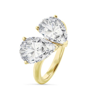 Bespoke Toi & Moi ring with pear cut diamonds