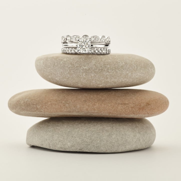 2.00 carat solitaire ring with a cushion diamond in red gold