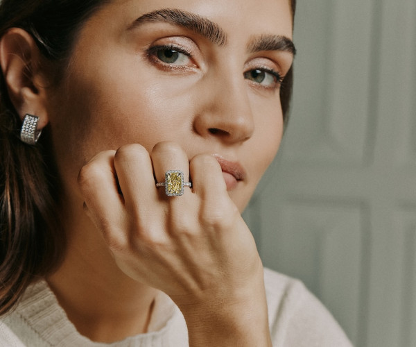 Earrings with diamonds