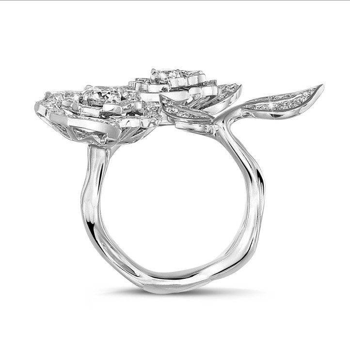 0.95 carat diamond rose design ring in white gold