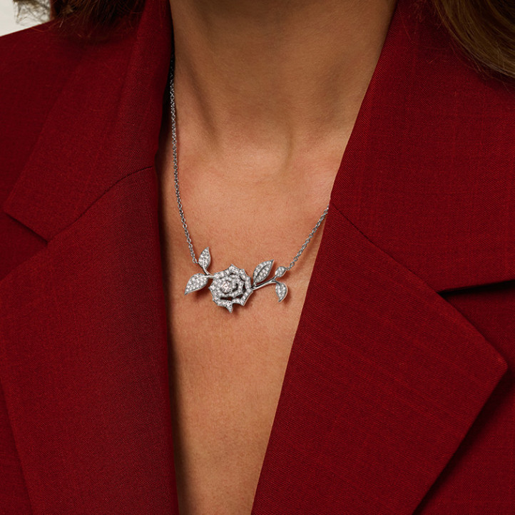 1.45 carat diamond rose design necklace in white gold