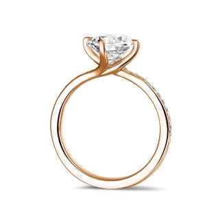 Rings - 2.00 carat solitaire diamond ring in red gold with side diamonds