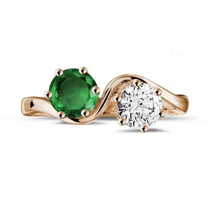 Toi et Moi ring in red gold with round diamond and emerald