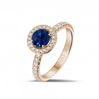 Engagement - Halo solitaire ring in red gold with a round sapphire and small diamonds