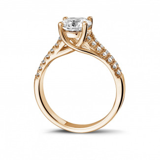 Contour - 1.00 carat solitaire ring in red gold with side diamonds