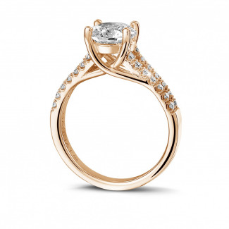 Rings - 1.50 carat solitaire ring in red gold with side diamonds
