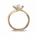 1.20 carat solitaire ring in red gold with princess diamond and side diamonds