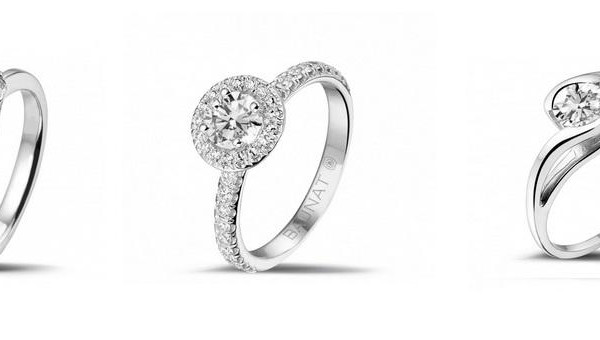 Engagement rings with several diamonds