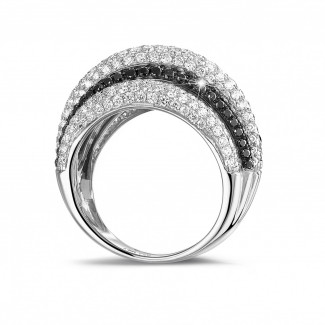 Rings - 4.30 carat ring in white gold with black and white round diamonds