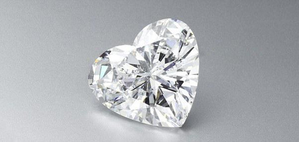 Loose heart-shaped diamond