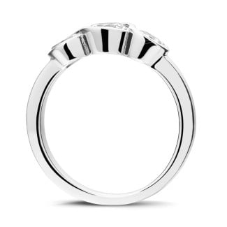Gold ring - 0.95 carat trilogy ring in white gold with round diamonds