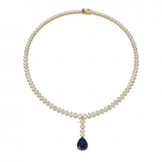 High Jewellery - 21.30 carat diamond gradient necklace in yellow gold with pear-shaped sapphire