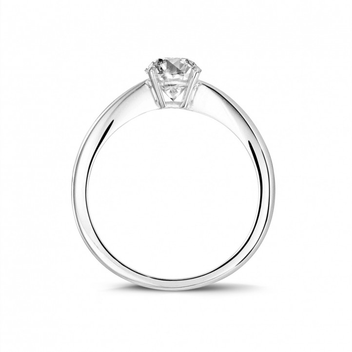 0.58 carat solitaire ring in platinum with oval diamond