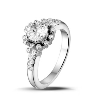 Engagement - 0.90 carat diamond design ring in white gold