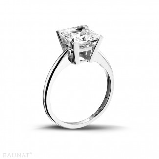 Engagement - 3.00 carat solitaire ring in platinum with princess diamond