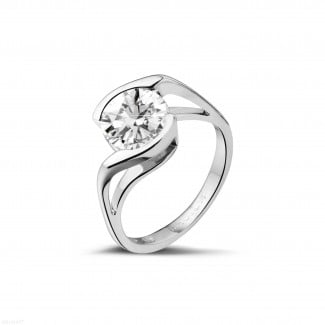 2.00 carat solitaire diamond ring in white gold
