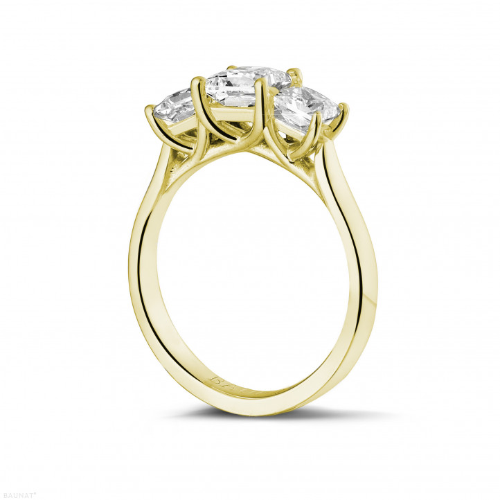 1.50 carat trilogy ring in yellow gold with princess diamonds