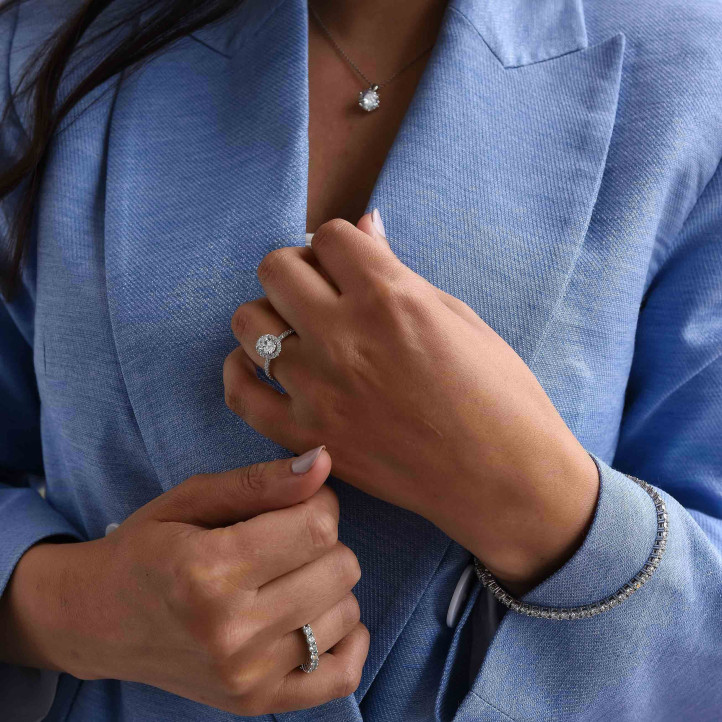 1.25克拉Halo光環圍鑲單鑽黃金戒指