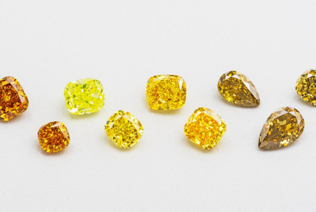 Brown and yellow diamonds - BAUNAT