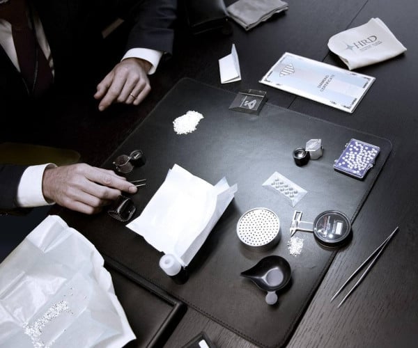 Buying a diamond necklace or ring from BAUNAT