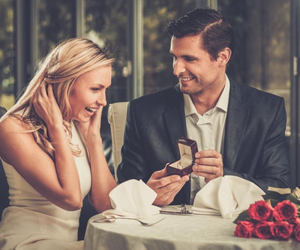 Fun ideas to Propose with diamond engagement ring
