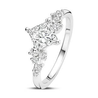 0.70克拉白金鑲公主方形切割鑽石單石錦簇戒指
