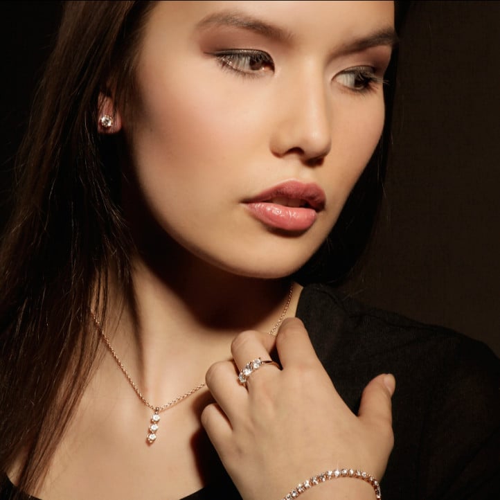 三生石0.50克拉三鑽玫瑰金吊墜