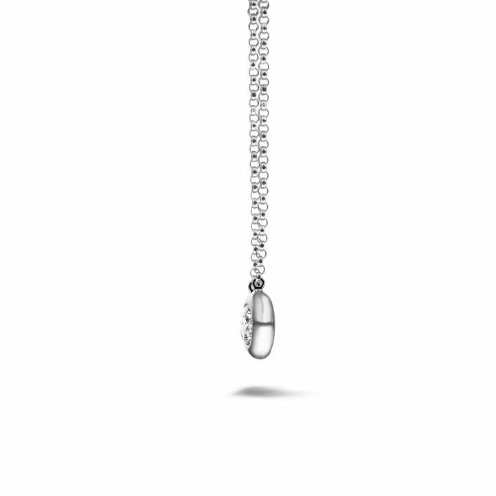 Pendente satellite con diamante da 0,50 carati in platino