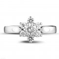 Anello con diamante da 0,50 carati in platino