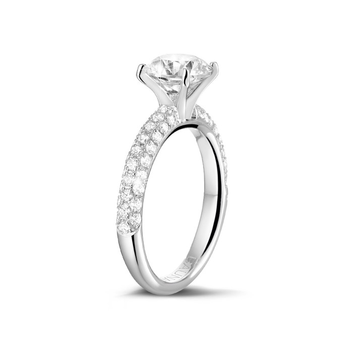 Anello solitario da 1,00 carati (mezzo incastonato) in platino con diamanti laterali