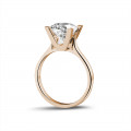 Anello con diamante solitario da 2,50 carati in oro rosso