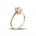 Anello solitario da 2,00 carati in oro rosso con diamante princess