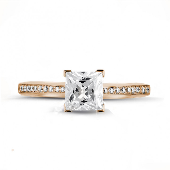 Anello solitario da 2,00 carati in oro rosso con diamante princess e diamanti laterali