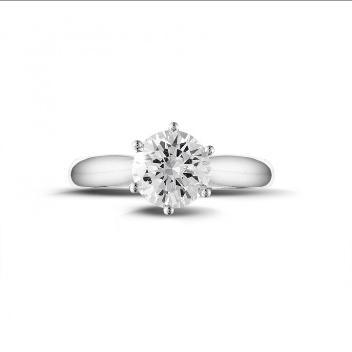 Anello solitario con diamante da 1,50 carati in platino