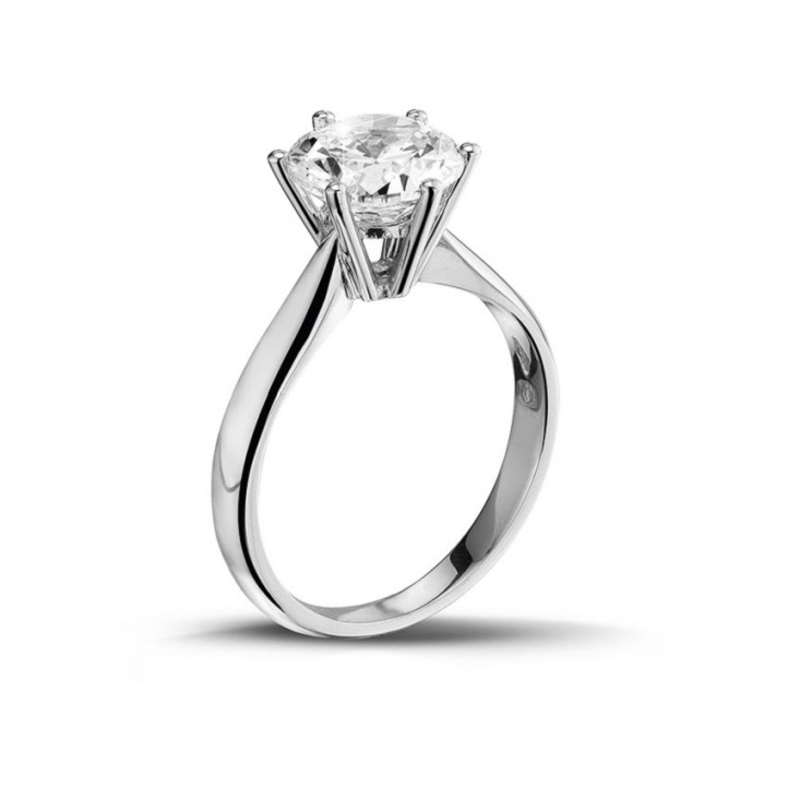 Anello solitario con diamante da 2,00 carati in platino